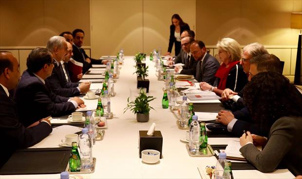 خلال لقاء مع حفتر.. وفد أميركي يتهم روسيا بـ«استغلال» الصراع في ليبيا