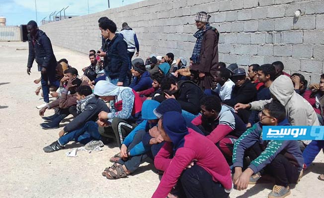 فرع جهاز مكافحة الهجرة يرحل 54 مهاجرًا إلى مصر عبر منفذ إمساعد
