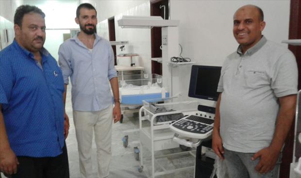 المؤسسة الوطنية للنفط تسلم معدات وأجهزة طبية إلى مستشفى زلة القروي
