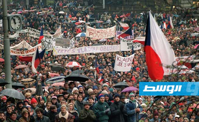 «فرانس برس»: شبح الشيوعية يطارد التشيكيين والسلوفاكيين بعد 30 عاما على الثورة المخملية
