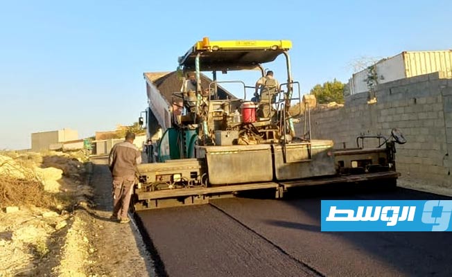 Transport Projects Authority: Work ongoing on the Tura- Al-Shawaiq road in Al-Khoms Municipality