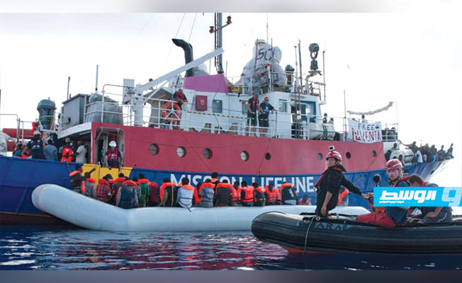 إسبانيا تسمح لسفينة تحمل مهاجرين بالتوجه نحو مياهها الإقليمية