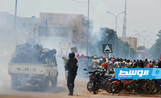 توتر في بوركينا فاسو بعد تفريق الشرطة تظاهرات ضد الرئيس