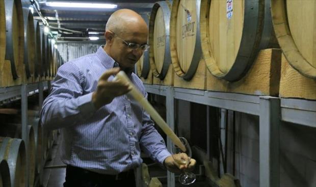 أردنيان يسعيان إلى وضع اسم بلدهما على خارطة الدول المنتجة النبيذ