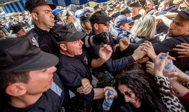 إصابة شرطيين في تظاهرة ضد إغلاق المعابر بين شطري قبرص