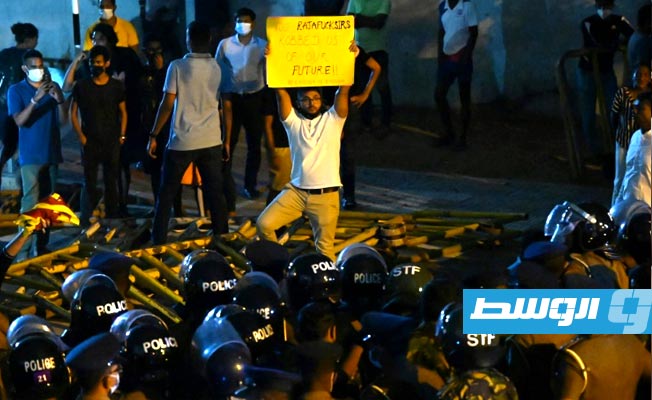 احتجاجات في سريلانكا خلال جولة لرئيس الوزراء راجاباكسا