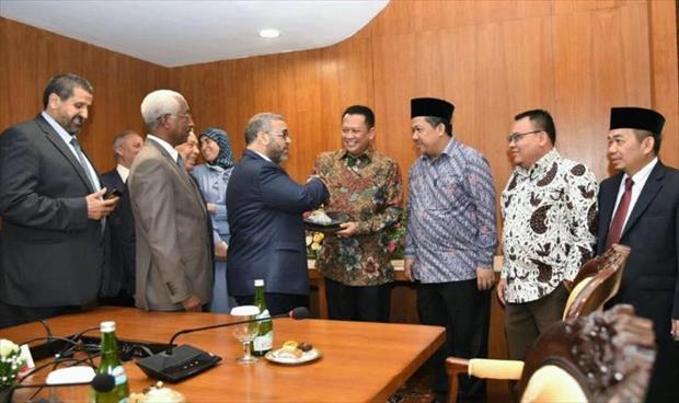 رئيس برلمان إندونيسيا: ندعم حكومة الوفاق ونرفض «فرض الرأي بالقوة»