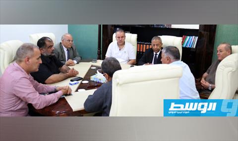 وزير الحكم المحلي يبحث مع 6 عمداء دعوة جميع البلديات لاجتماع يناقش الأزمة الليبية