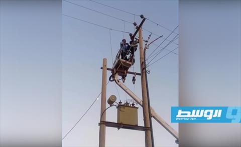 مدير دائرة توزيع غرب طبرق يحذر من العبث بملحقات شركة الكهرباء
