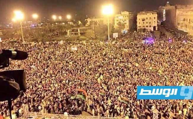 أعلام الاستقلال تكسو احتفالات الليبيين بالذكرى العاشرة لثورة فبراير