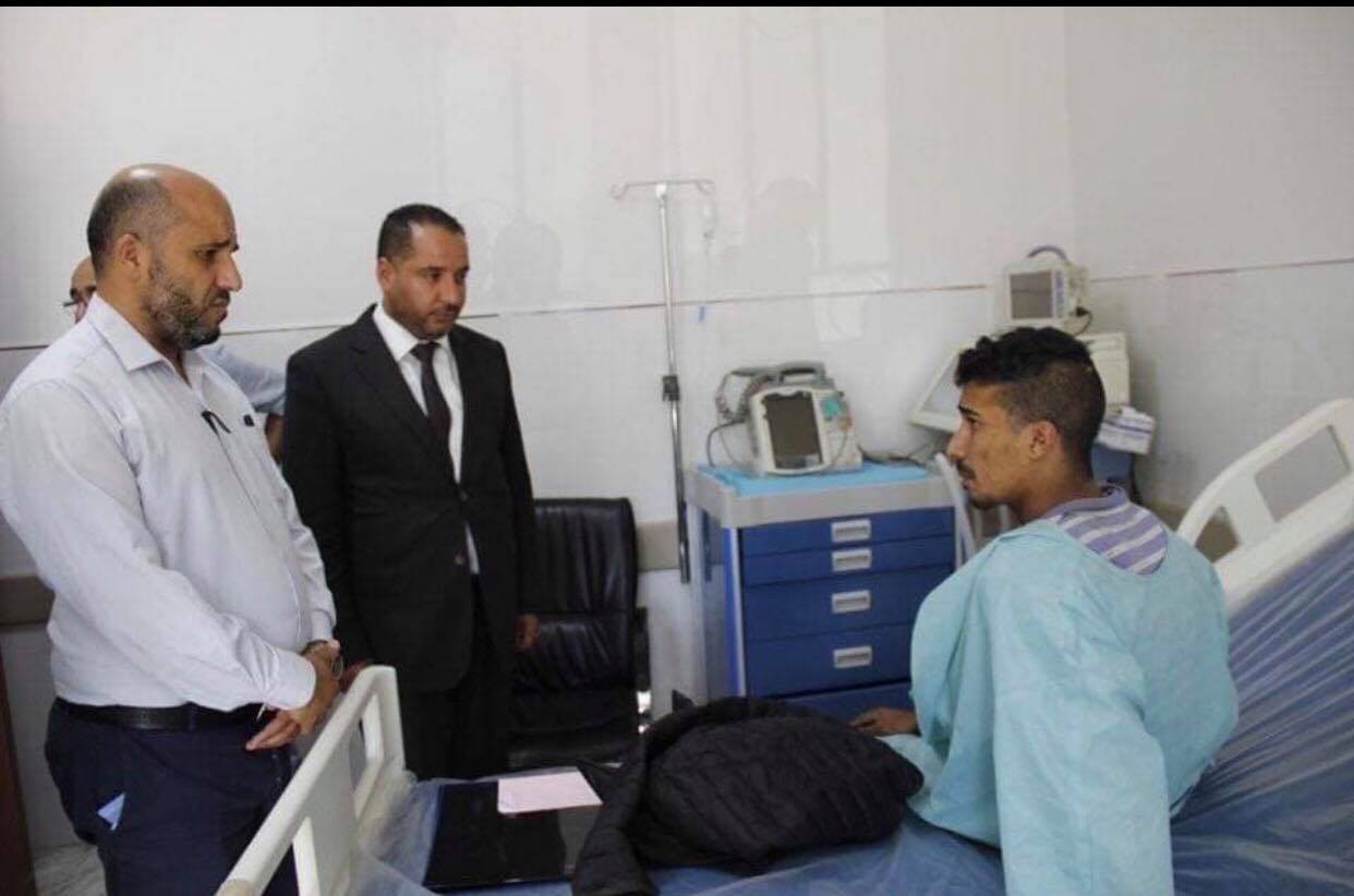 رئيس «أزمات الصحة» ووكيل داخلية الوفاق يتفقدان جرحى قصف مركز إيواء المهاجرين بتاجوراء