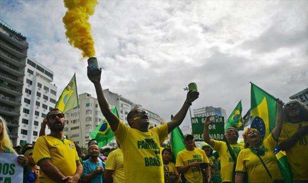 أنصار الرئيس البرازيلي يتظاهرون ضدّ «السياسة القديمة»