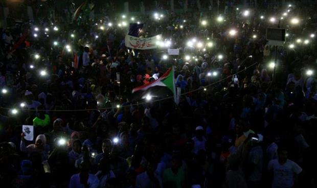 الشرطة السودانية تطلق الغاز المسيل للدموع لتفريق متظاهرين في الخرطوم