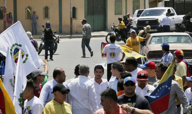 غوايدو يعلن تعرضه لإطلاق نار خلال تظاهرة في فنزويلا