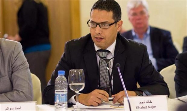 رئيس هيئة الإعلام بالحكومة الموقتة يتراجع عن إدانة مصادرة الكتب في المرج