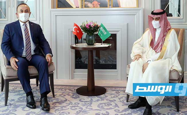 وزير خارجية تركيا يبحث مع نظيره السعودي تطوير العلاقات بين البلدين