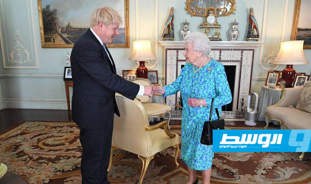 الحكومة البريطانية تعتذر من الملكة على خلفية حفلة في داونينغ ستريت