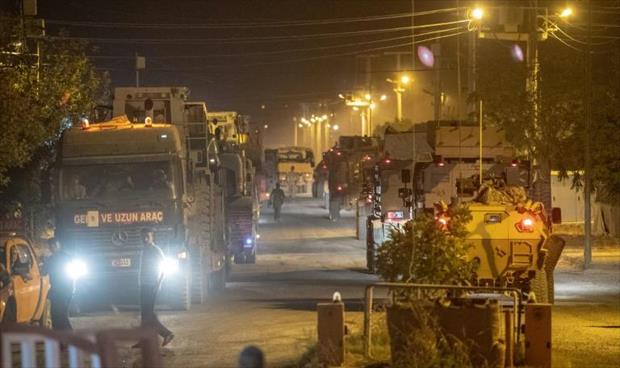 تركيا تواصل حشد جنودها على الحدود السورية