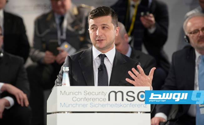 الرئيس الأوكراني يشيد بالمحادثات «الإيجابية» بين بايدن وبوتين