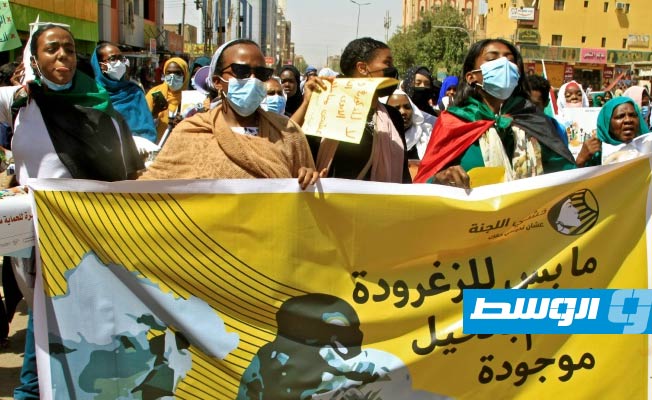 آلاف السودانيين يتظاهرون ضد «الانقلاب» وغلاء الخبز