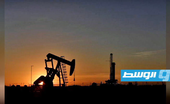 رغم جهود التحفيز.. النفط يهوي للأسبوع الخامس على التوالي والطلب قد ينخفض 20%