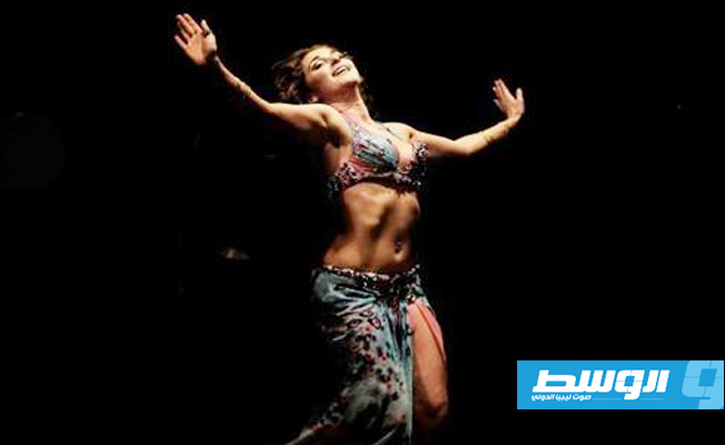 الأجنبيات يغزين عالم الرقص الشرقي في مصر