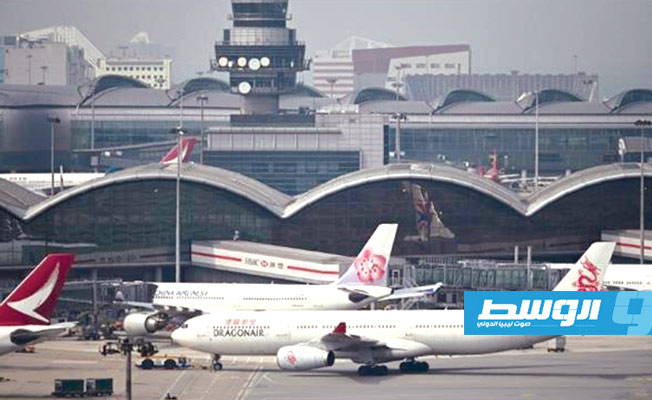 مطار هونغ كونغ يحظر رحلات الترانزيت من 150 دولة