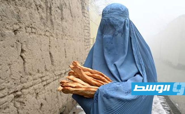 أفغان يعتاشون على المساعدات ويتوقون لبضعة أرغفة من الخبز