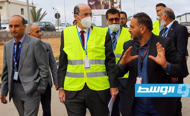 وفد مغربي يتفقد مطار معيتيقة استعدادا لتسيير رحلات جوية بين البلدين