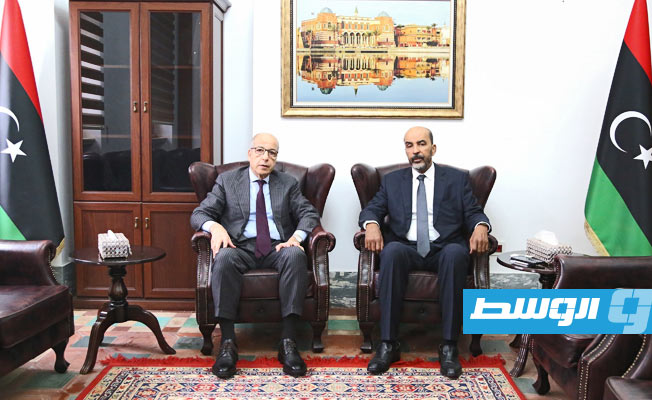 Al-Kabir discusses 2024 budget with Presidential Council member Moussa Al-Kouni