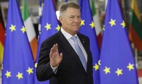 فوز يوهانيس المؤيد أوروبا بولاية رئاسية ثانية في رومانيا