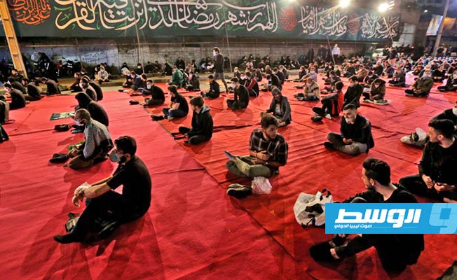 إيران تعيد فتح المساجد لليالي الأخيرة من رمضان رغم الخوف من «كورونا»