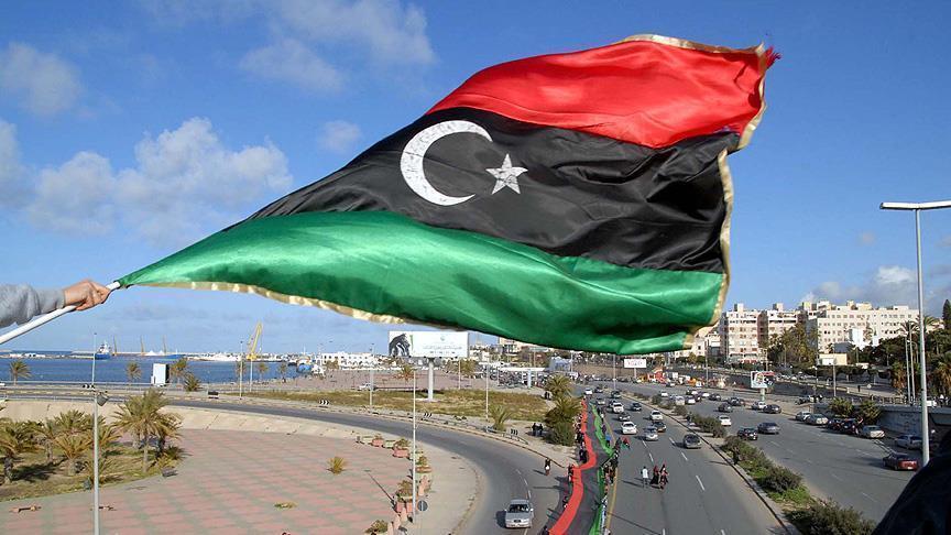 استطلاع: غالبية الليبيين يعتقدون أن بلدهم أشبه بالديكتاتورية
