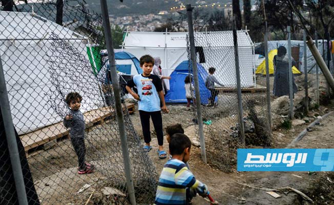 اليونان يتعهد بتوفير مأوى لآلاف المهاجرين القصّر