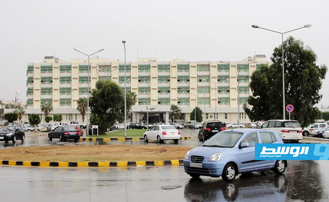 إيقاف العمل بمستشفى الهواري العام بنغازي
