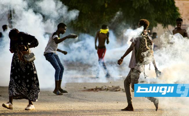 السودان: مقتل متظاهر إثر اصابته بعبوة غاز مسيل للدموع في العنق