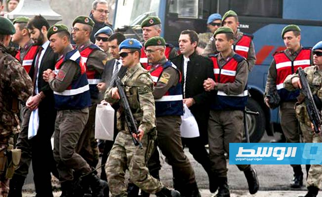 اعتقال 223 عسكريًّا تركيًّا للاشتباه في صلتهم بكولن