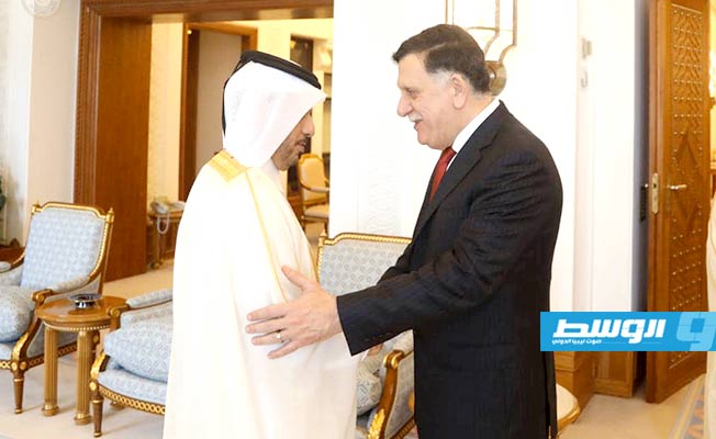 السراج يبحث مع رئيس الوزراء القطري تعزيز التعاون الاقتصادي والأمني