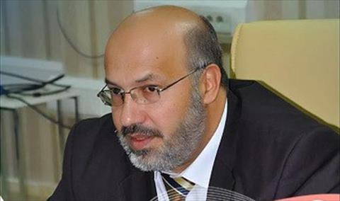 مدير «مكافحة الأمراض» يتفقد المصاب بـ«كورونا» في «طرابلس المركزي»