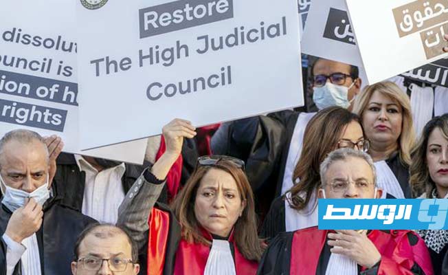تونس.. قضاة يمددون إضرابهم لأسبوع رابع احتجاجا على عزل عشرات منهم