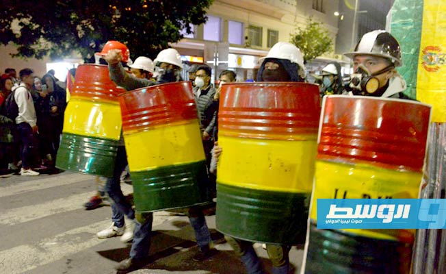وحدات من الشرطة تنضم إلى المتظاهرين في بوليفيا