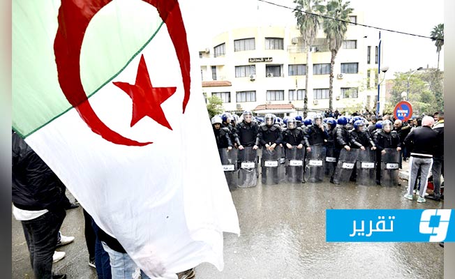 شباب في الجزائر يرفعون شعار «لا لديناصورات السلطة» مع اقتراب الانتخابات الرئاسية
