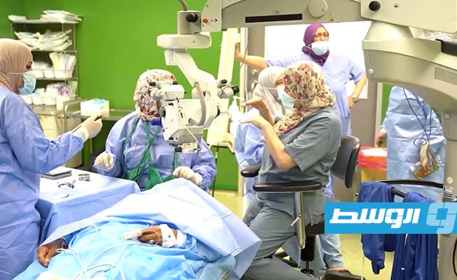 إجراء عمليات جراحية معقدة في مستشفى العيون بطرابلس