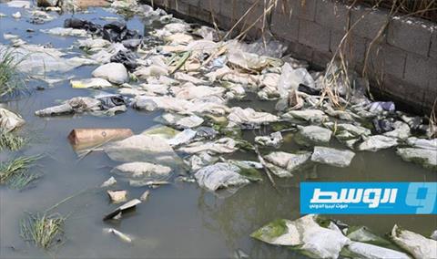 الحرس البلدي بنغازي يحذر من كارثة بيئية بسبب مياه الصرف في «رحبة العجيلات»