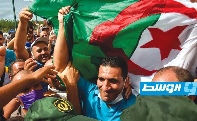الحكم على الناشط الجزائري كريم طابو بالسجن لمدة سنة مع وقف التنفيذ