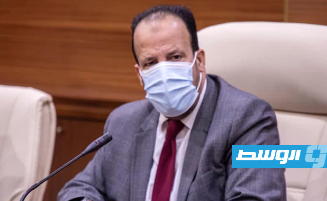 الزناتي يتسلم وزارة الصحة ويناقش مع مديري الإدارات خطة عمل العام 2021