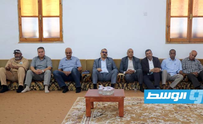 «أجوكو» تبحث حل مشكلة التلوث البيئي في الواحات