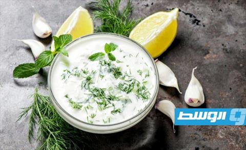 سلطة زبادي بالخيار والمايونيز