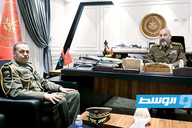الحداد يبحث مع الملحق العسكري التونسي آليات التعاون المشترك