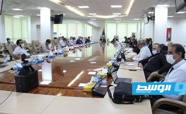 مؤسسة النفط تستعرض توقعات الإنتاج المستقبلية لحقل شمال الحمادة